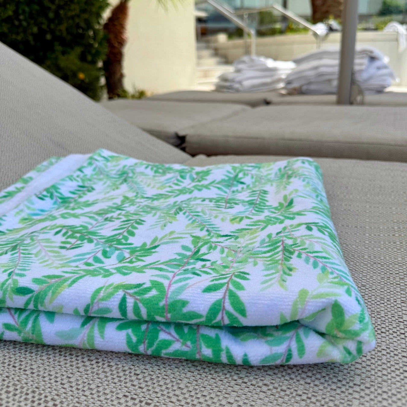 Myrtle - Leaf Beach Towel